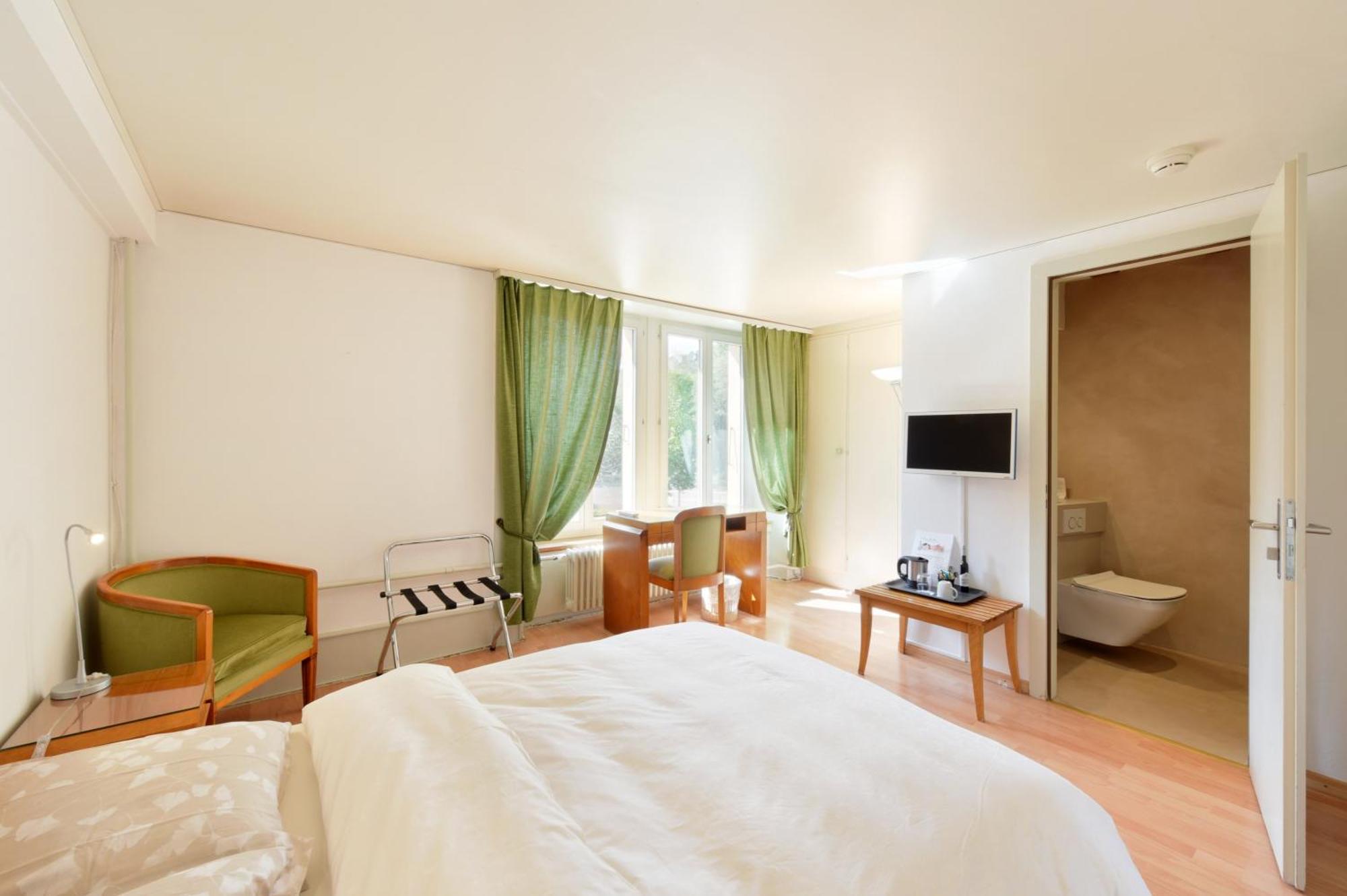 Hotel De L'Aigle Couvet Номер фото