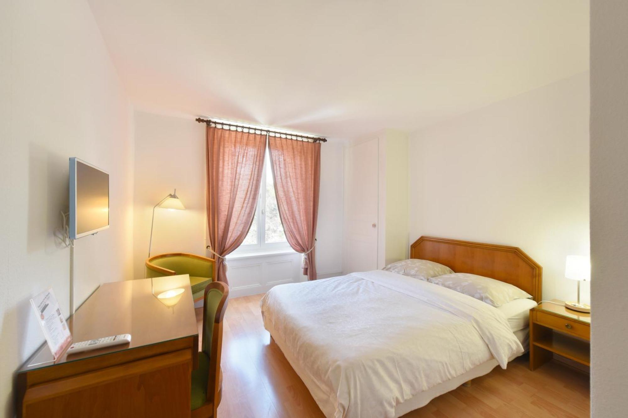 Hotel De L'Aigle Couvet Номер фото