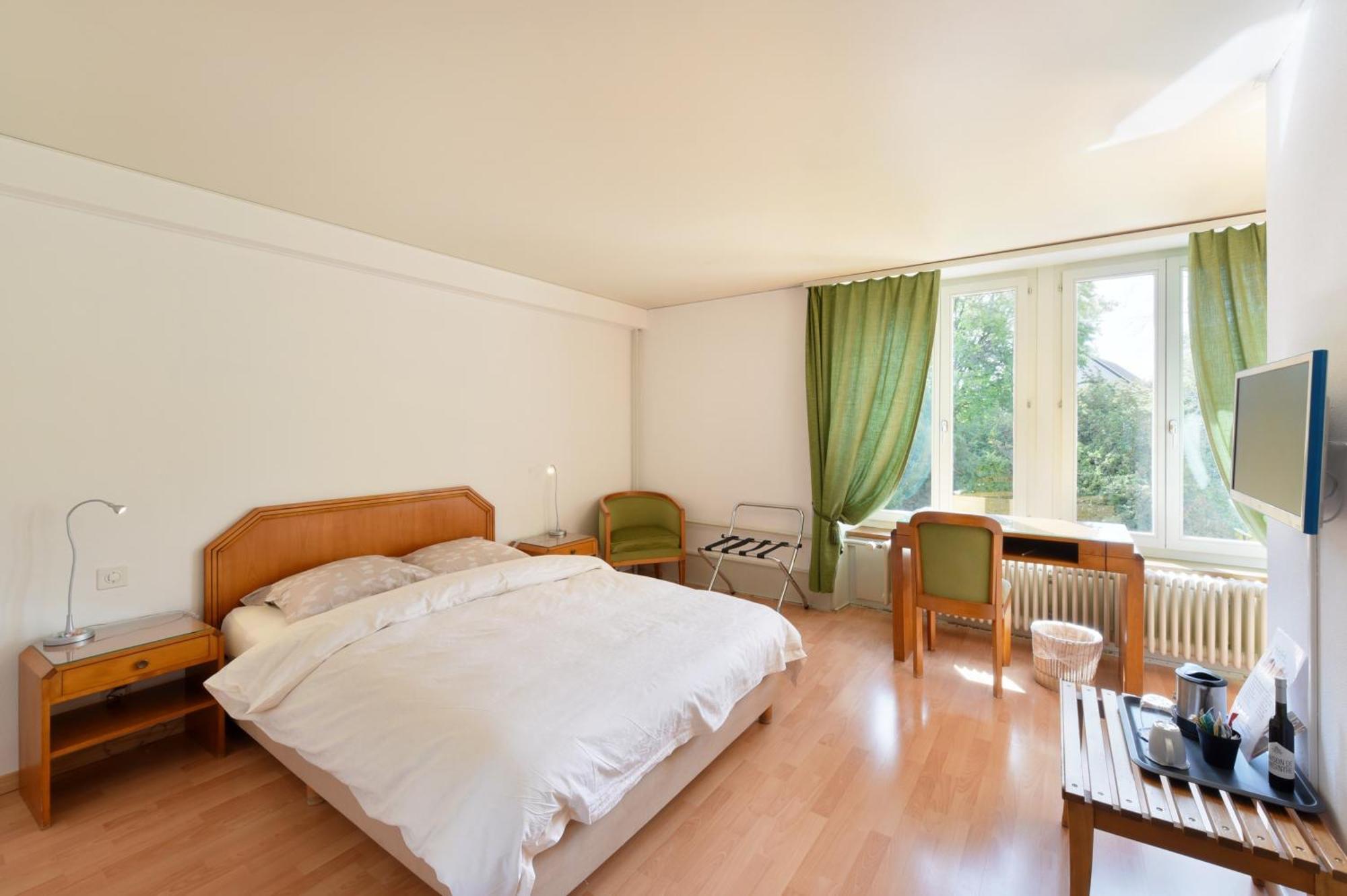 Hotel De L'Aigle Couvet Номер фото