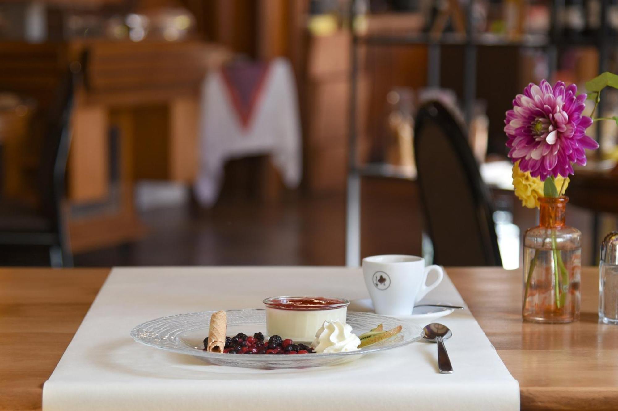 Hotel De L'Aigle Couvet Екстер'єр фото