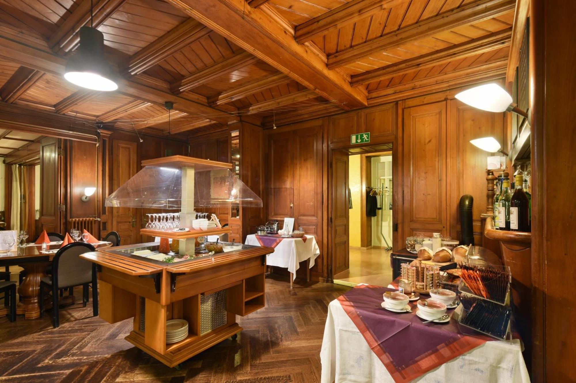 Hotel De L'Aigle Couvet Екстер'єр фото