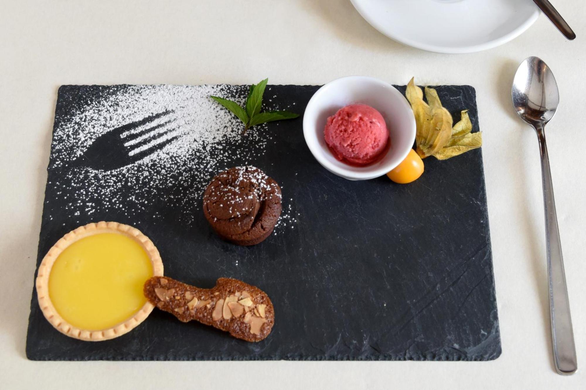 Hotel De L'Aigle Couvet Екстер'єр фото
