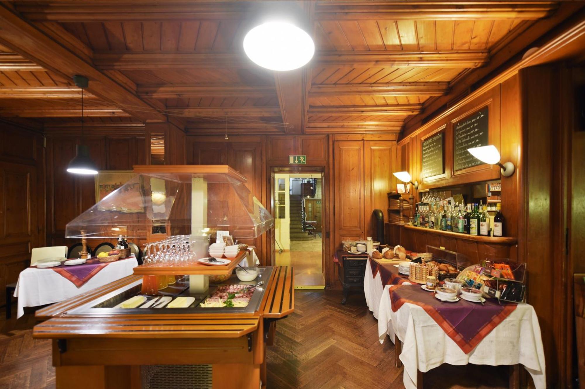 Hotel De L'Aigle Couvet Екстер'єр фото